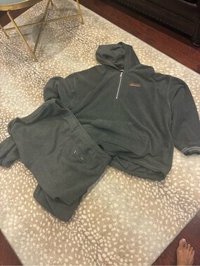 PERRY ELLIS grey sweat suit Men’s Half-Zip Hoodie & joggers
